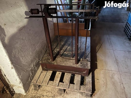 200 kg -os mázsa eladó