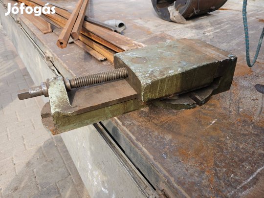 200 marogép gépsatu befogo leszorito gép satu