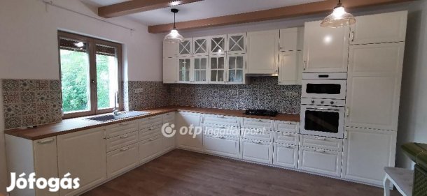 200 nm-es ház eladó Pannonhalma