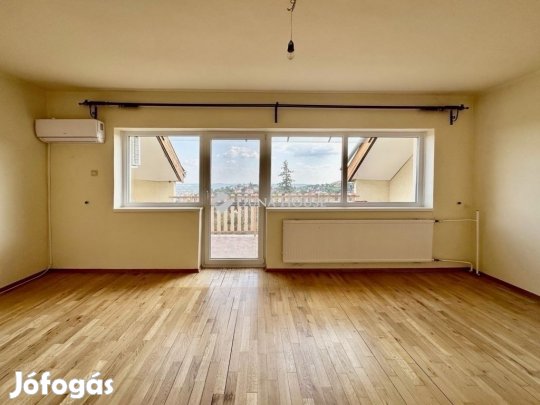 200 nm-es ház eladó Pécs