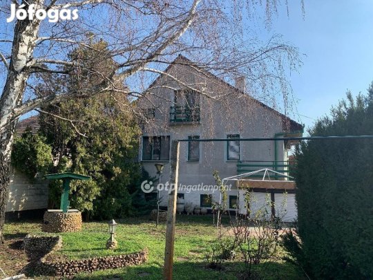 200 nm-es ház eladó Szolnok