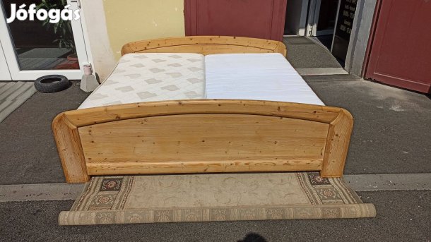 200x200-as tömör fenyő ágy eladó