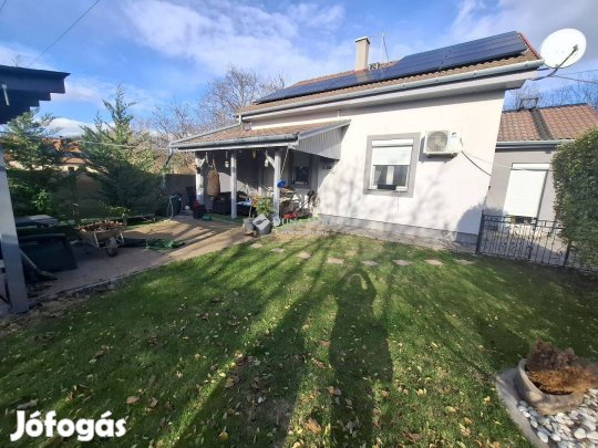 2015-ös építésű nappali + 3 szobás családi ház