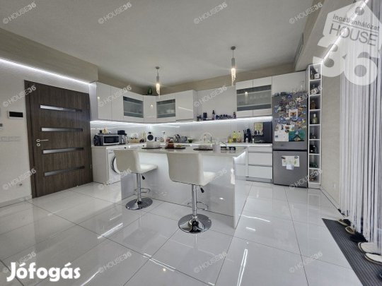 2019-es családi ház dupla garázzsal eladó!