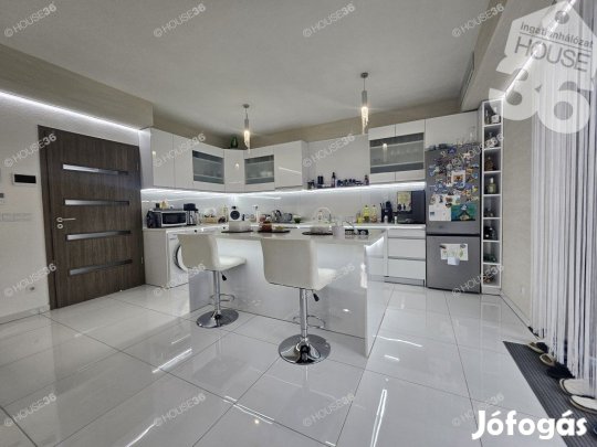 2019-es családi ház dupla garázzsal eladó!