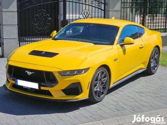 2024-es Yokohama 255,275/40 R19 téli gumiszett