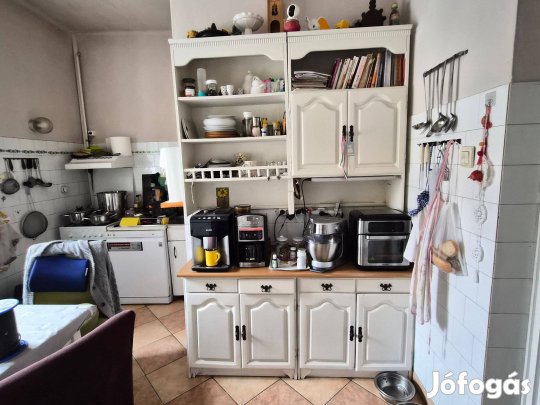 2026 júniustól teljes konyha bútorok, nagygépek, kisgépek edények nem
