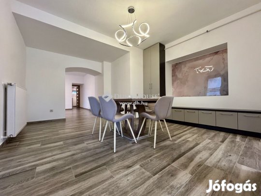 203 nm-es ház eladó Révfülöp