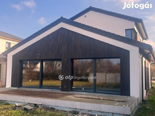 203 nm-es ház eladó Szeged