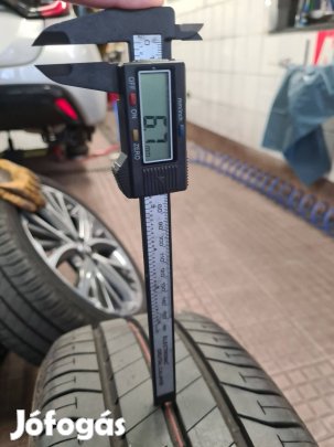 205/45 R17 Bridgestone nyári gumi szett DOT 4223, szinte Új!