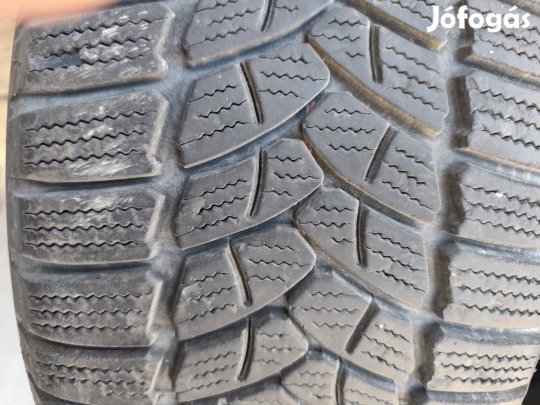 205/55/16-os Firestone téligumik.