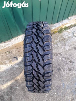 205/70R15 KM1 mintás terepgumi