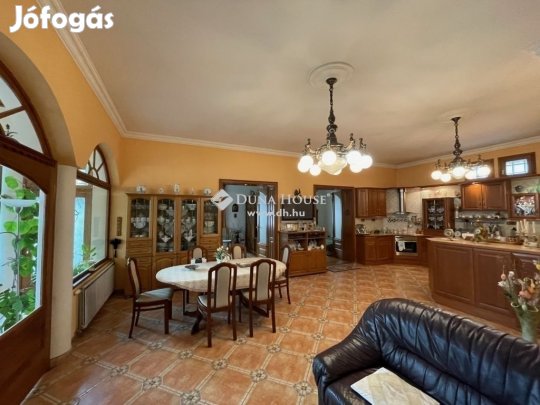 205 nm-es ház eladó Kecskemét
