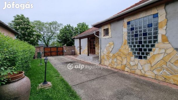 206 nm-es ház eladó Balmazújváros