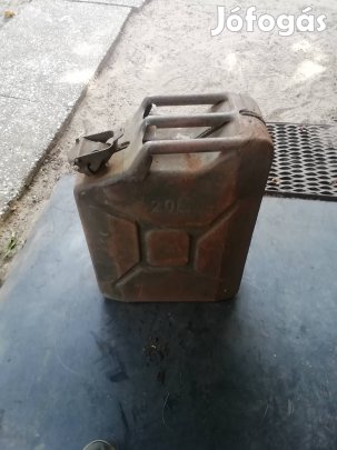 20, literes marmon kanna eladó. 2500ft. 