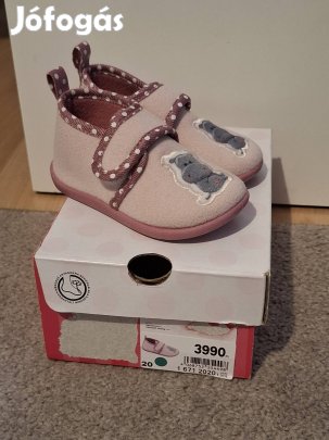 20-as kislány mamusz, házicipő 