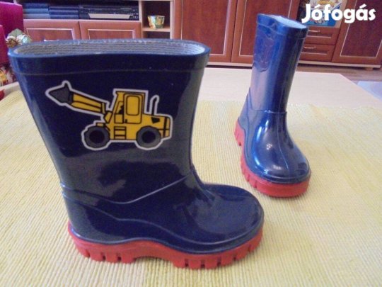 20-as újszerű,vászonnal bélelt traktoros fiú gumicsizma 20