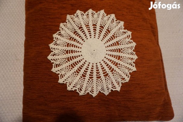 20 cm.-es fehér kerek csillag mintás csipke terítő eladó