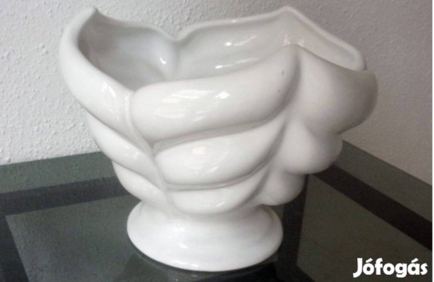 20 cm belső átmérőjű kerámia kaspó virágtartó Újpest központ közelében