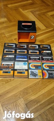 20 db audio kazetta + tartó 