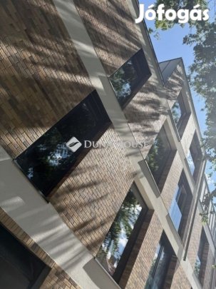 20 nm-es a irodaépület eladó Szeged