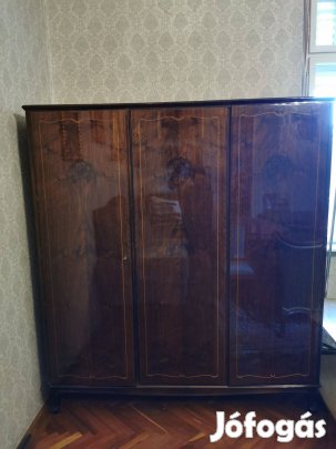 20.századi 3ajtós szekrény