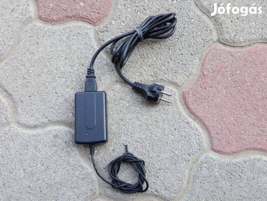 20 volt 3 amper 60 watt hálózati adapter