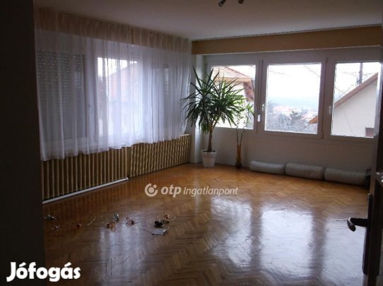 210 nm-es ház eladó Abasár