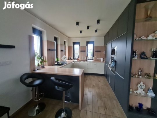 211 nm-es ház eladó Siófok