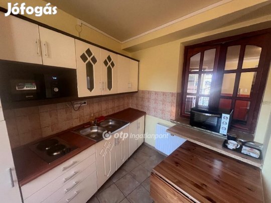 214 nm-es ház eladó Szeged