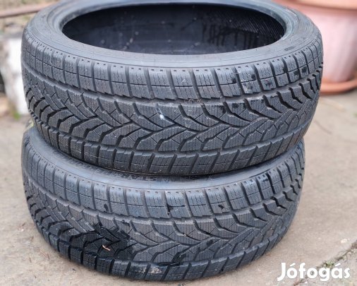 215/40 R18 négyévszakos gumi 2 db
