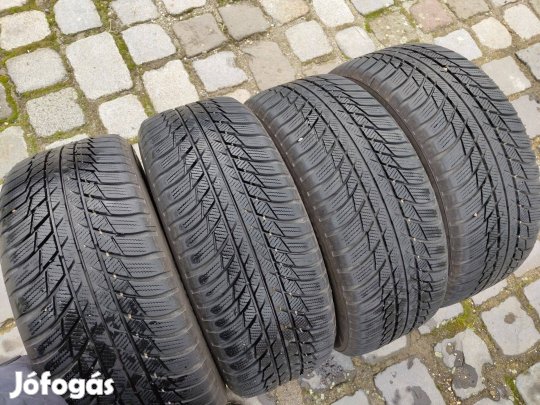 215/55 R17 Bridgestone Blizzak LM001 téligumi