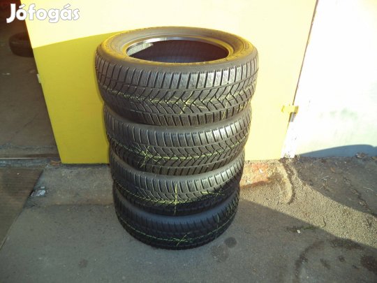 215/60R16 Dunlop téli gumi