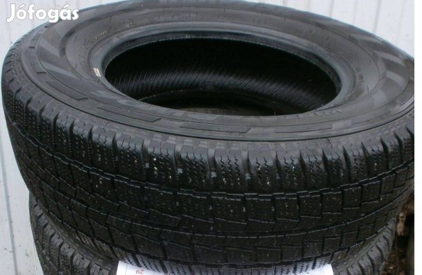 215/70 R15C kisteher téligumi 4 db