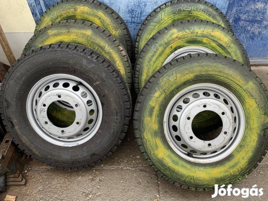 215/85 R16 újszerű gumi