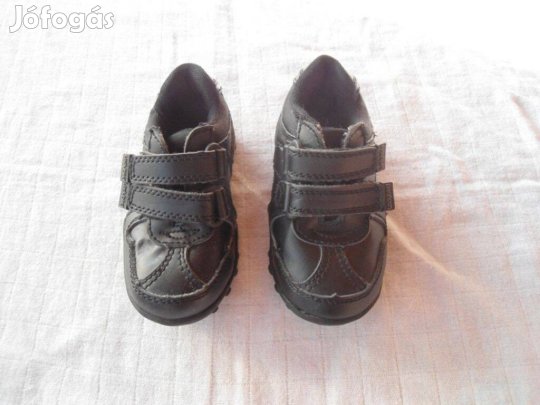 21-22-es Ladybird fekete fiú cipő újszerű ünneplős alkalmi