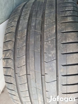 21" Pirelli nyári autógumi garnitúra