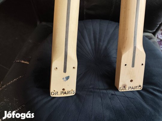 21 bundos nyak kulcsokkal