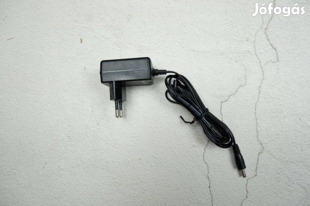 220V-os hálózati adapter 12V 0.5A FM120005-EU