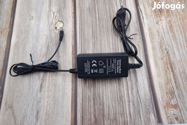 220V-os hálózati adapter 12V 1.5A F18-120150Spav