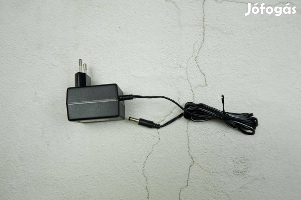 220V-os hálózati adapter 12V 300mA Ad21203