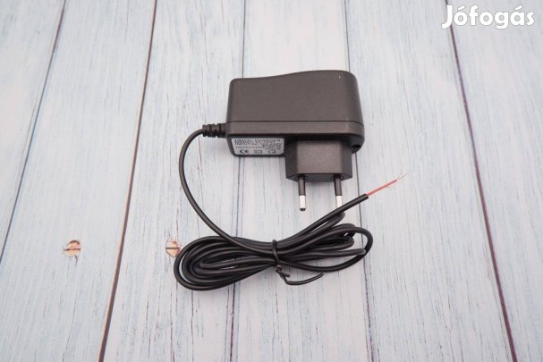 220V-os hálózati adapter 5V 500mA TC-1037