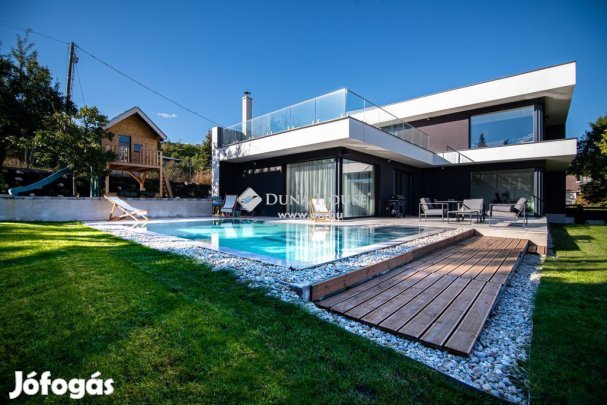 220 nm-es ház eladó Balatonalmádi