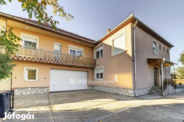 220 nm-es ház eladó Besenyőtelek
