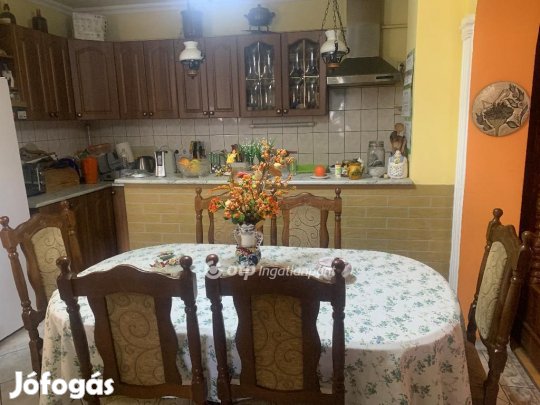 220 nm-es ház eladó Debrecen