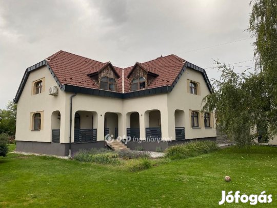 220 nm-es ház eladó Eger