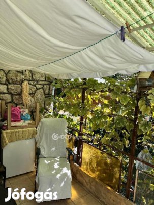 222 nm-es telek eladó Harkány