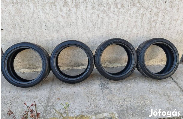 225/40 Z R18-as nyári gumi garnitúra