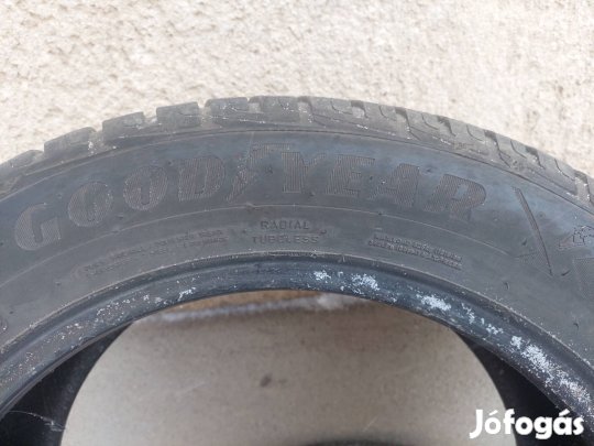 225/55×17 téli gumi Good year 