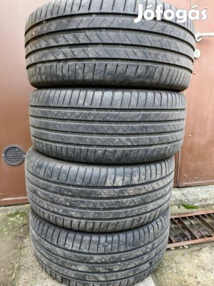 225 / 45 R17 Bridgestone nyári gumik (4db) -1 szezont futott